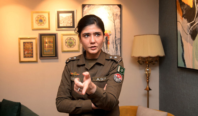 Pakistani policewoman, lauded for rescuing woman from blasphemy mob, says 鈥榠t was my duty鈥�